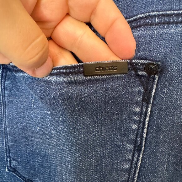 CHICO'S so slimming diamond fit sequin lace cuff girlfriend ankle jeans size 0.5 - Picture 7 of 7